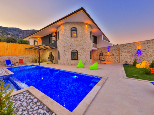  gece  -  Kasım
  | Seydikemer Karadere’de Hamamlı, Saunalı Lüks Villa